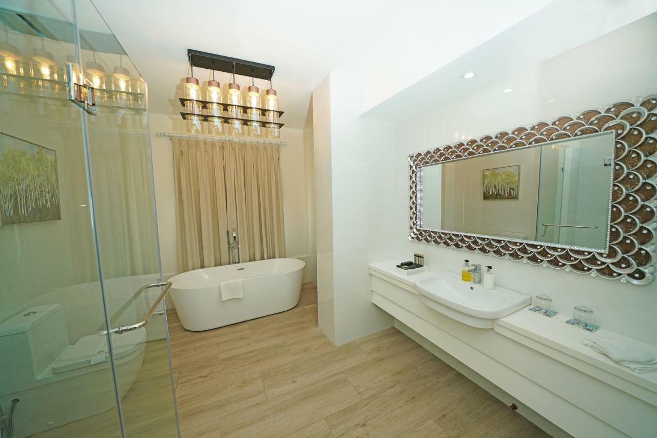 Hotel Carlito Tagaytay Tagaytay City Dış mekan fotoğraf