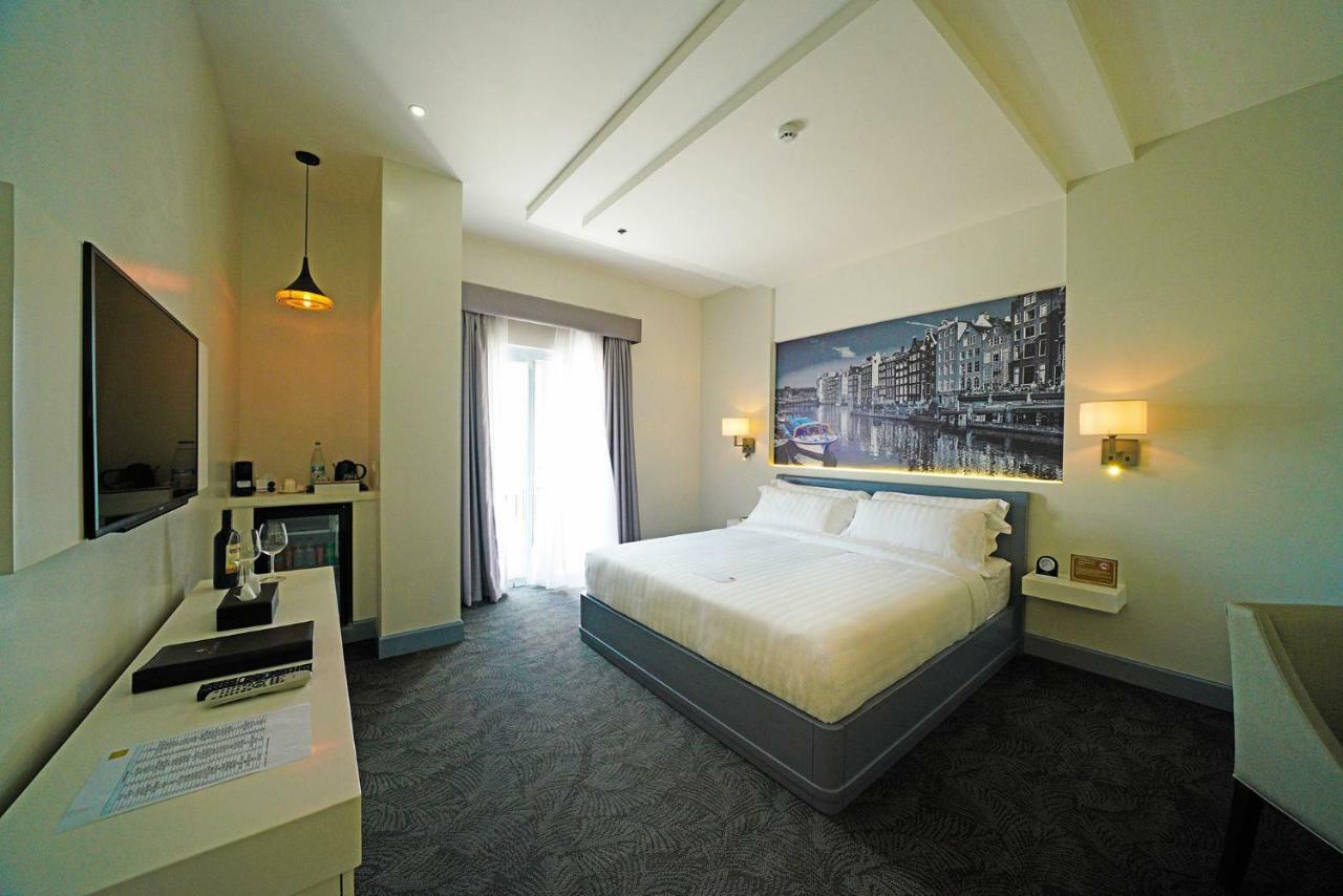 Hotel Carlito Tagaytay Tagaytay City Dış mekan fotoğraf